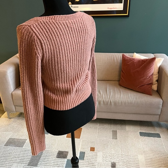 A&F DreamLush Slim V-Neck Sweater | Soft A&F Collection - Picture 6 of 9